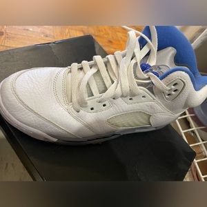 Jordan 5 Retro
White Stealth